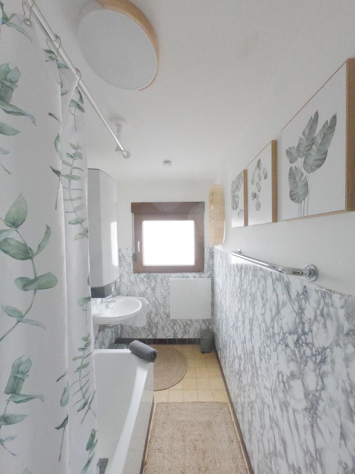 Happybnb Apartment Mit Sonniger Terrasse Lochgau Exterior foto